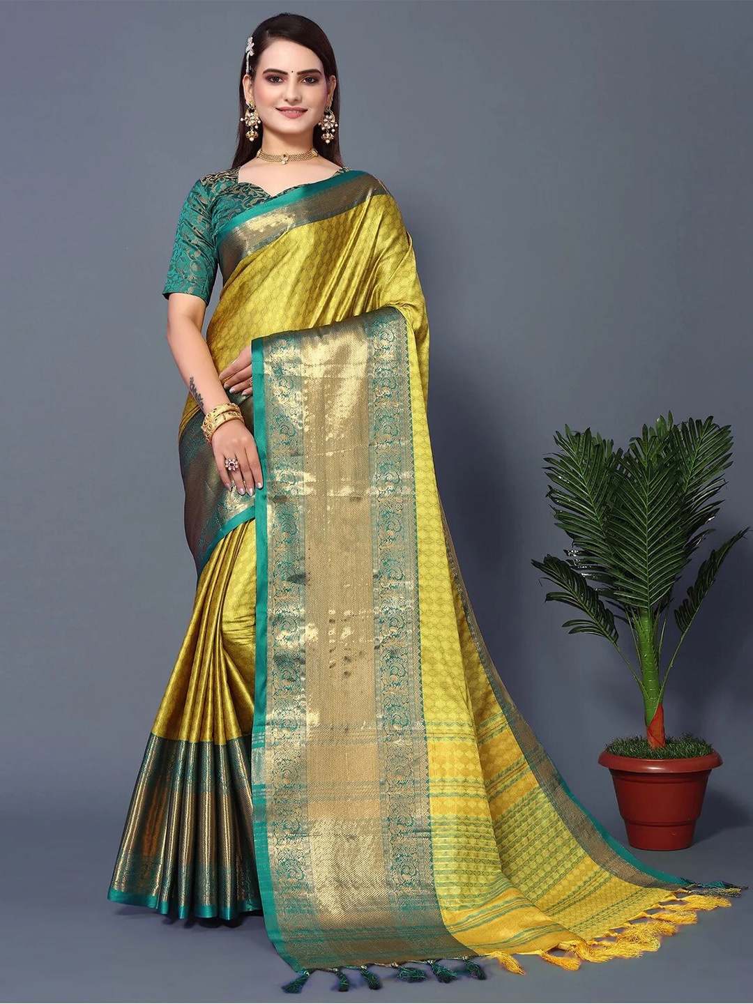 

DWINI Woven Design Zari Silk Cotton Dharmavaram Saree, Lime green