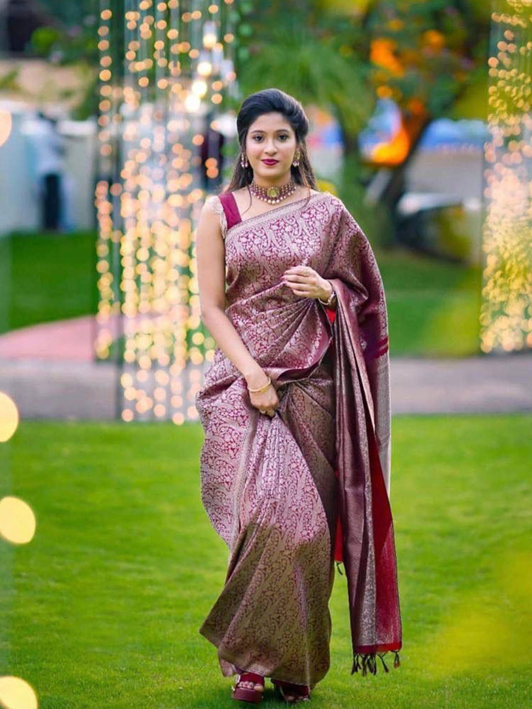 

Visit Wear Ethnic Motifs Woven Design Art Silk Banarasi Saree, Maroon