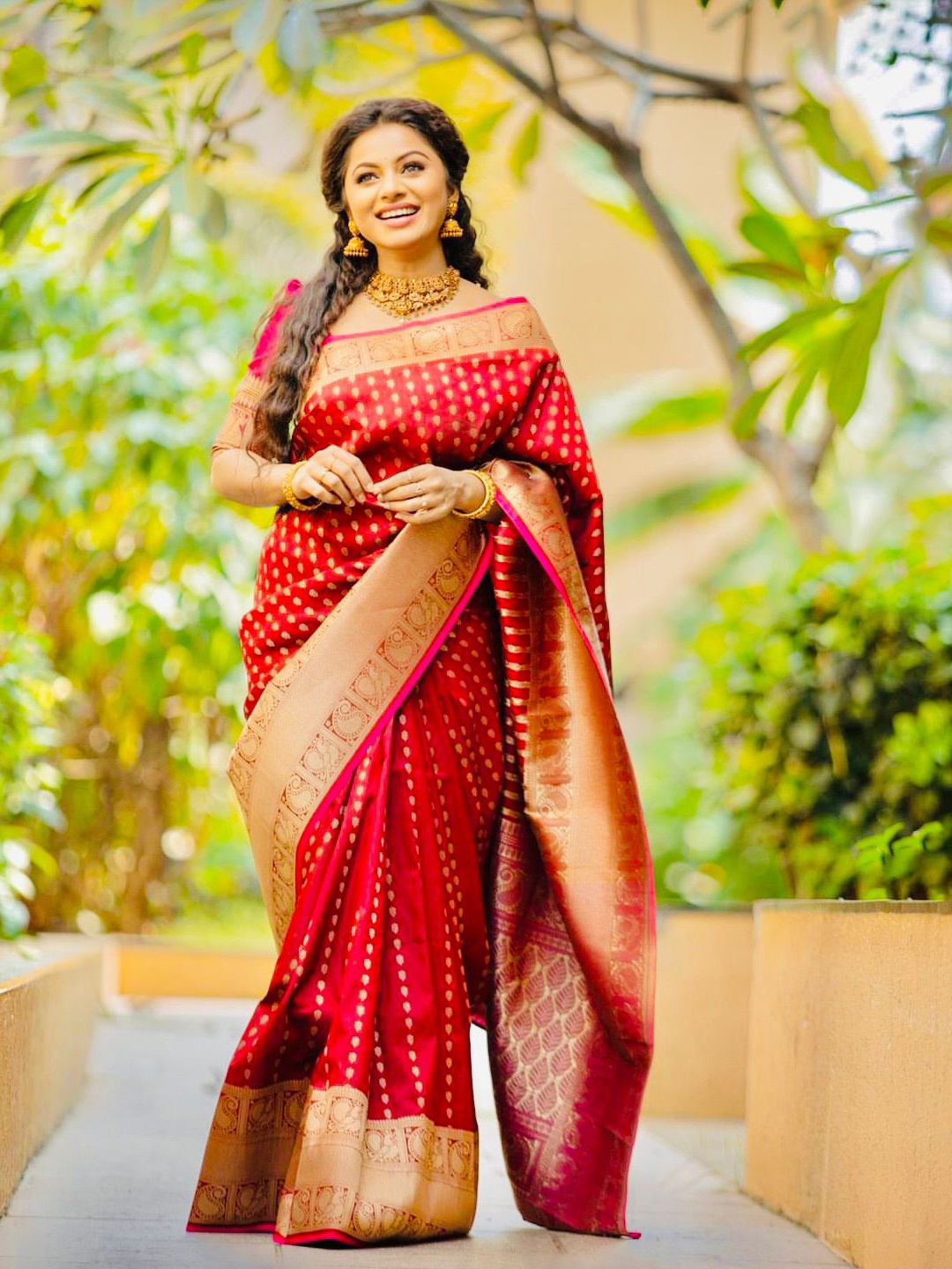 

Visit Wear Ethnic Motifs Woven Design Art Silk Banarasi Saree, Red