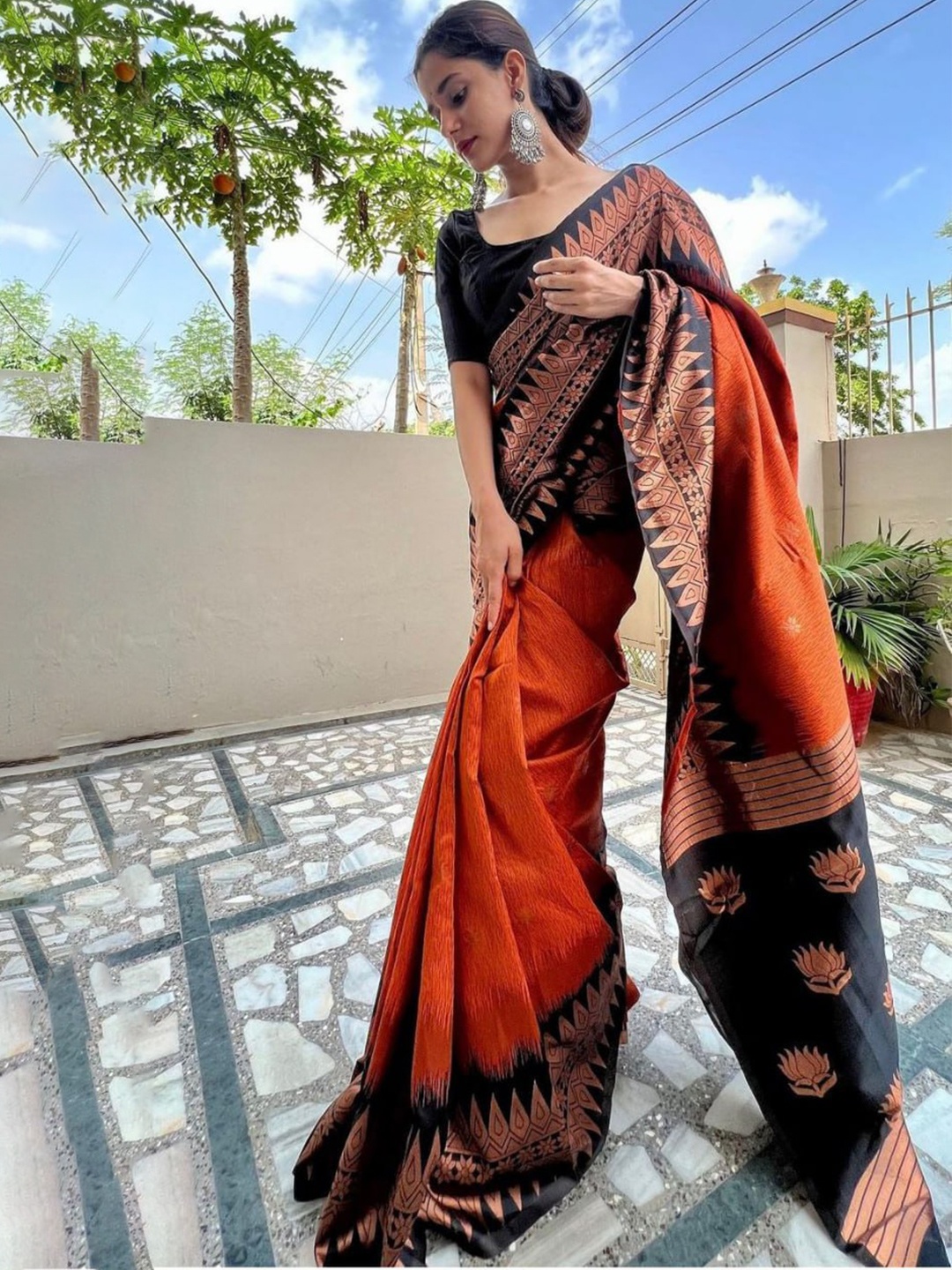 

Visit Wear Art Silk Banarasi Saree, Orange