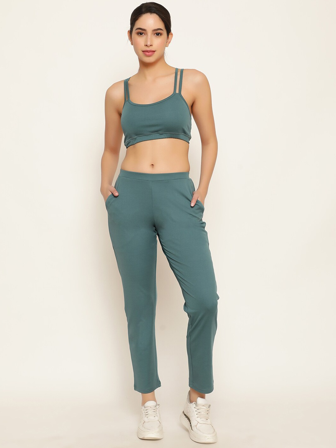 

STUDIOACTIV Women Regular Fit Track Pant, Teal