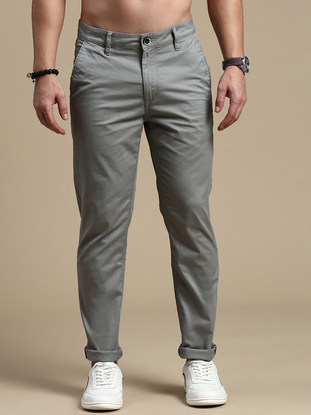 

The Roadster Lifestyle Co. Men Grey Slim Fit Mid-Rise Chinos