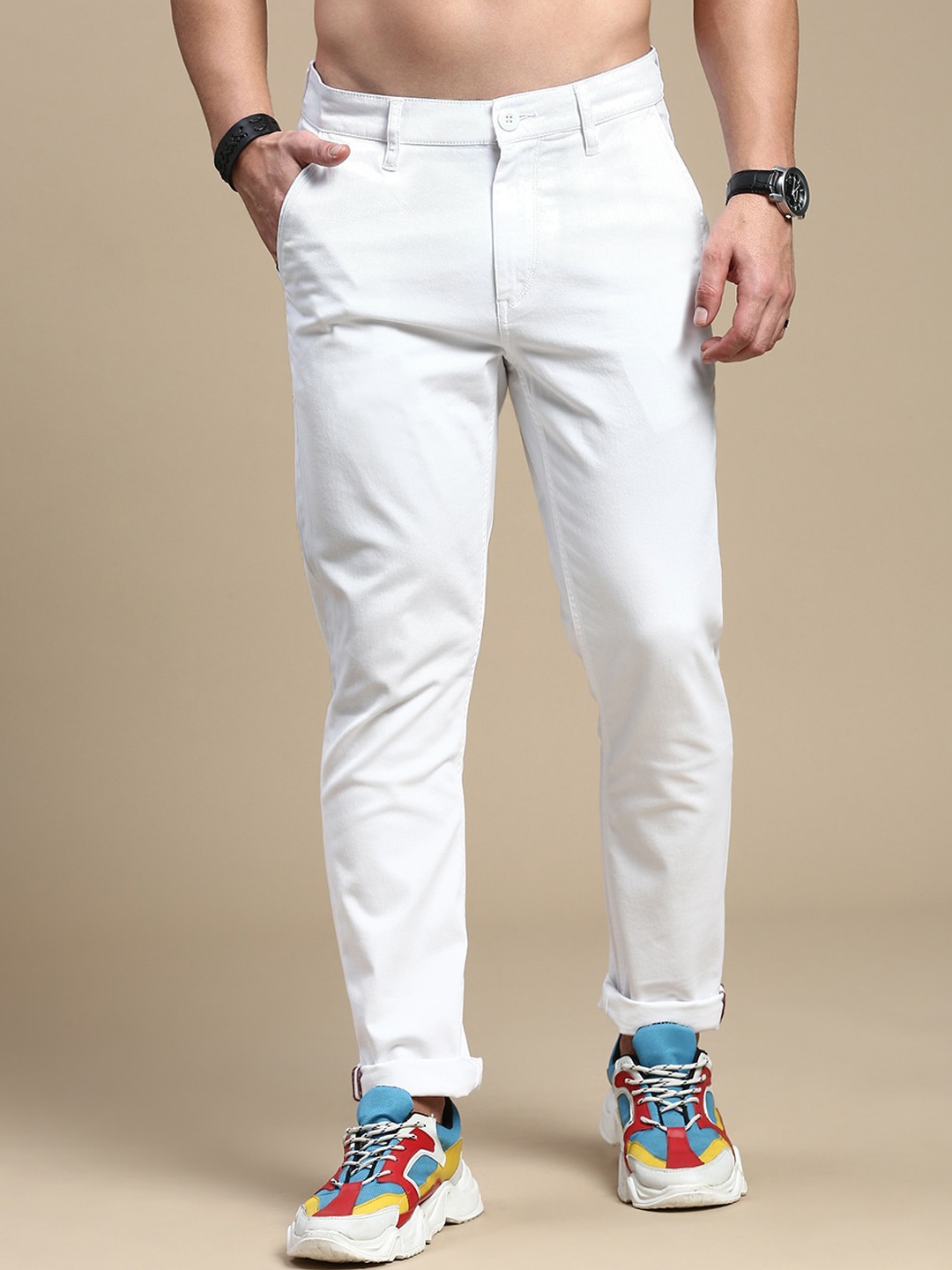 

The Roadster Lifestyle Co. Men White Slim Fit Mid-Rise Chinos