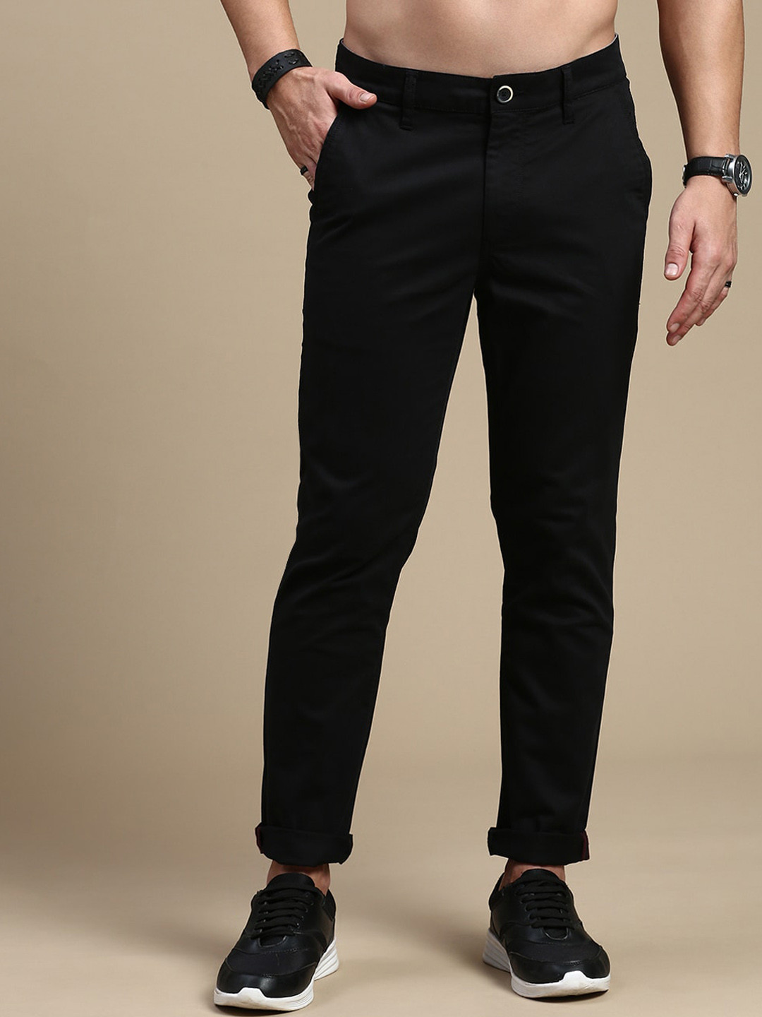 

The Roadster Lifestyle Co. Men Black Slim Fit Mid-Rise Chinos