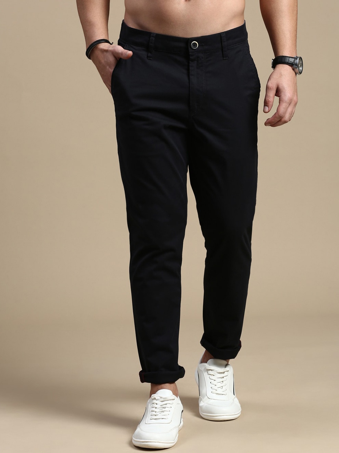 

The Roadster Lifestyle Co. Men Black Slim Fit Mid-Rise Chinos