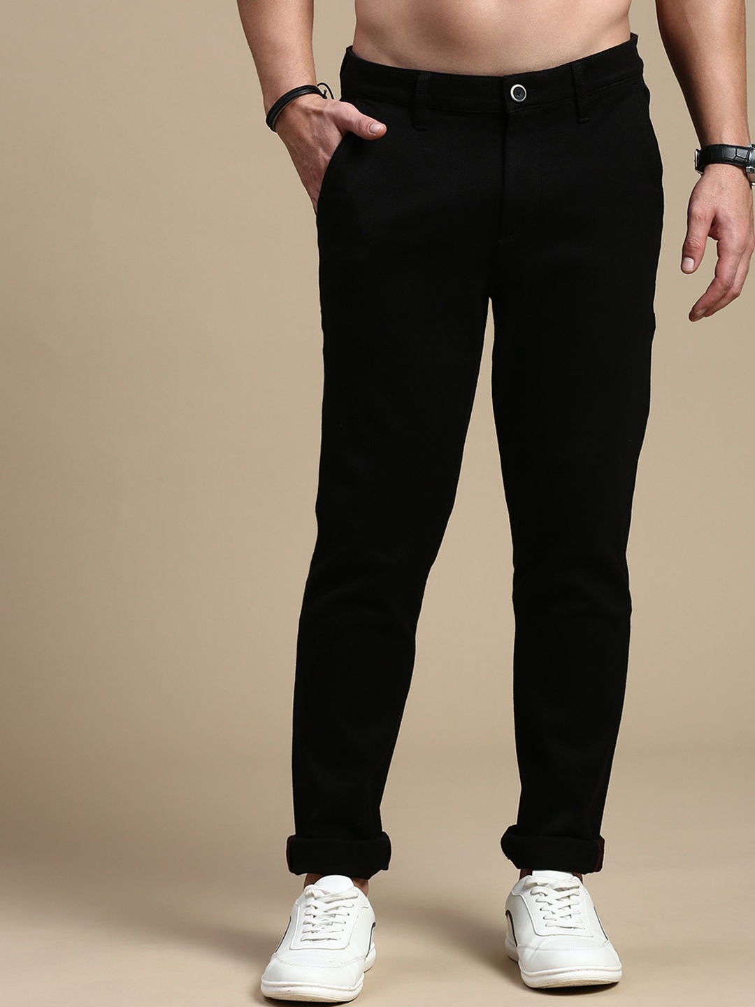 

The Roadster Lifestyle Co. Men Black Relaxed Slim-Fit Mid-Rise Chinos