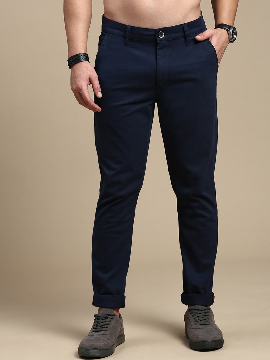 

The Roadster Lifestyle Co. Men Navy Blue Relaxed Slim-Fit Mid-Rise Chinos