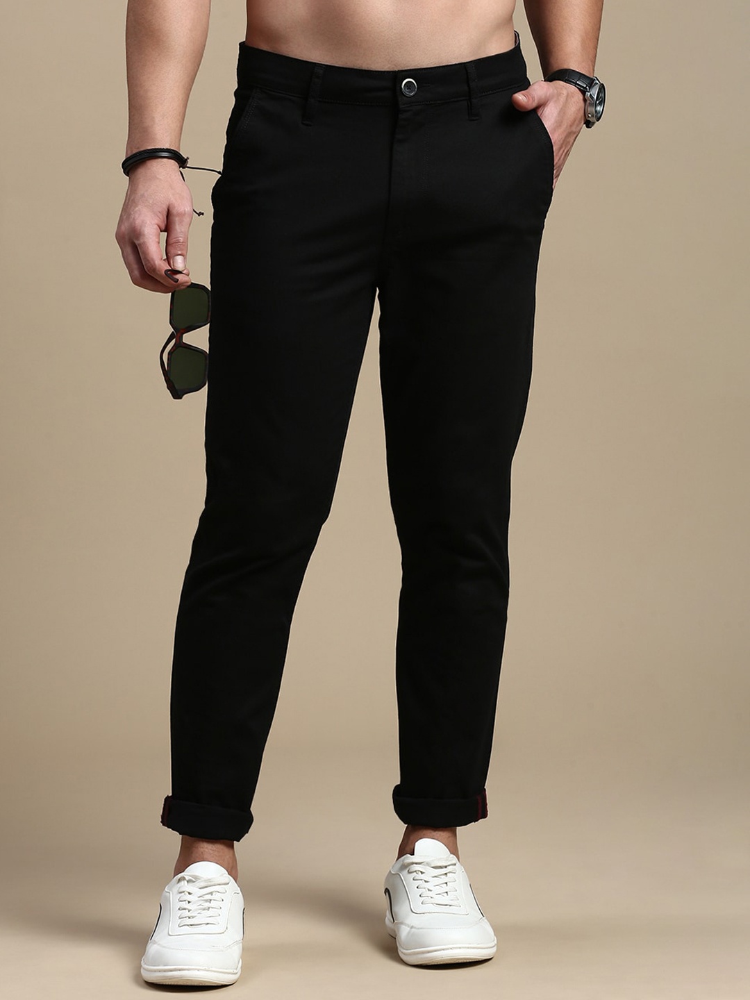 

The Roadster Lifestyle Co. Men Black Relaxed Slim-Fit Mid-Rise Chinos