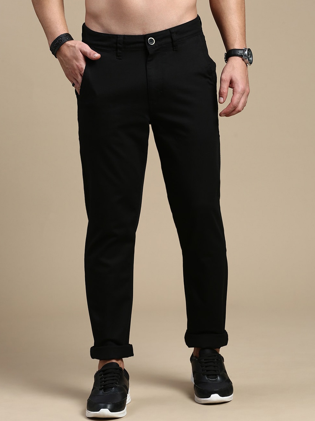 

The Roadster Lifestyle Co. Men Black Relaxed Slim-Fit Mid-Rise Chinos