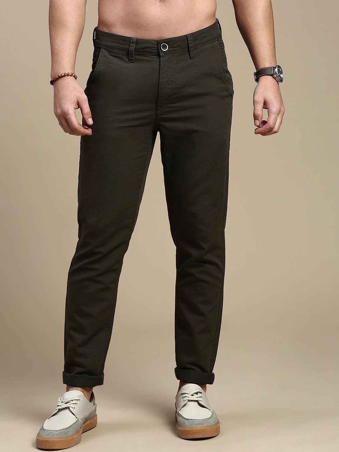 

The Roadster Lifestyle Co. Men Olive Green Relaxed Slim-Fit Mid-Rise Chinos