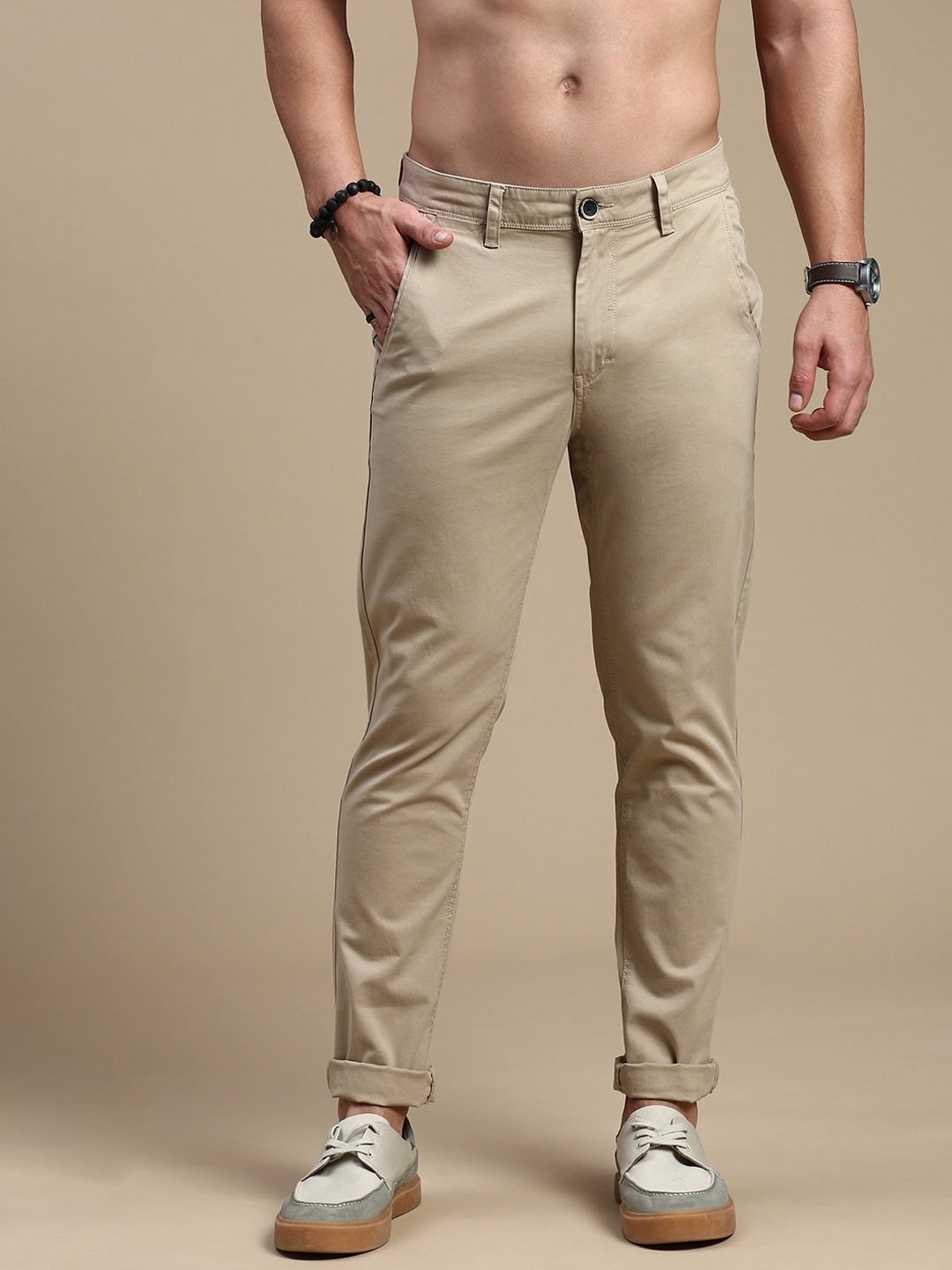 

The Roadster Lifestyle Co. Men Beige Relaxed Slim-Fit Mid-Rise Chinos