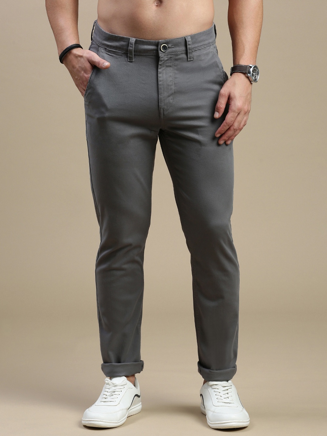 

The Roadster Lifestyle Co. Men Grey Relaxed Slim-Fit Mid-Rise Chinos