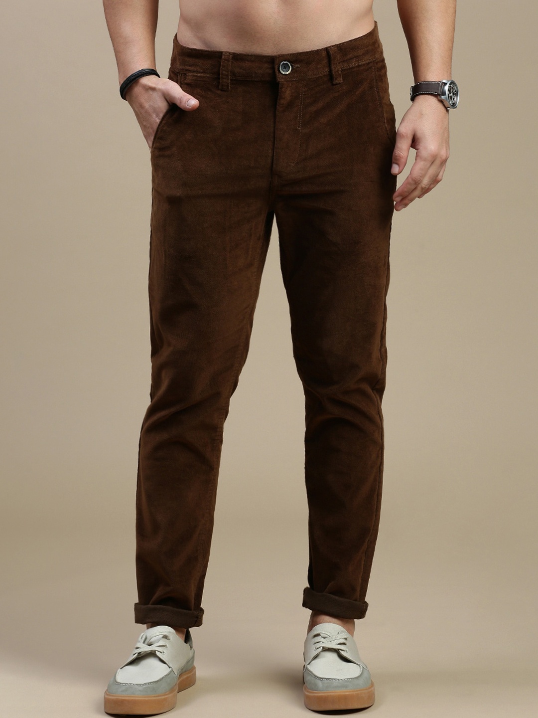 

The Roadster Lifestyle Co. Men Brown Relaxed Slim-Fit Mid-Rise Chinos