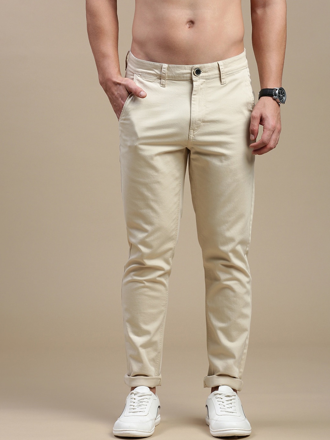 

The Roadster Lifestyle Co. Men Beige Relaxed Slim-Fit Mid-Rise Chinos