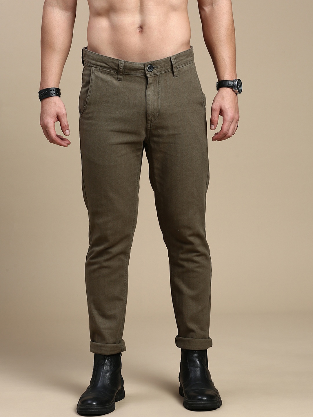 

The Roadster Lifestyle Co. Men Brown Relaxed Slim-Fit Mid-Rise Chinos