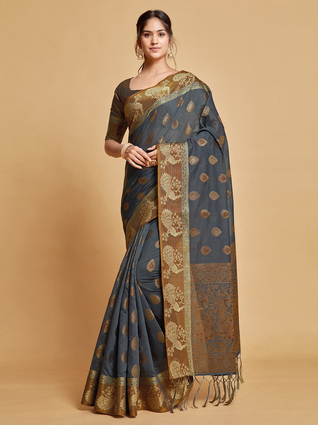 

Dori Ethnic Motifs Designer Banarasi Zari Saree, Grey