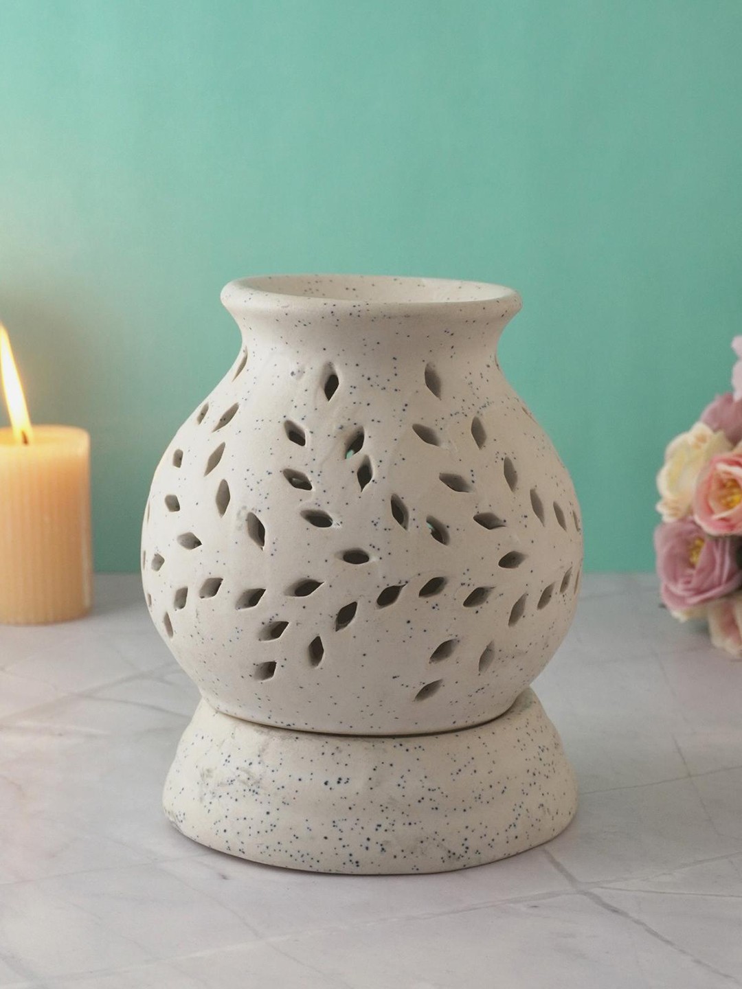 

The Decor Mart White Ceramic Aroma Oil Diffusers