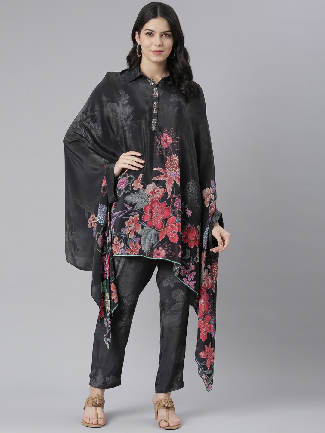 

Neerus Floral Printed Thread Work Silk Crepe Kaftan Kurta With Trousers, Black
