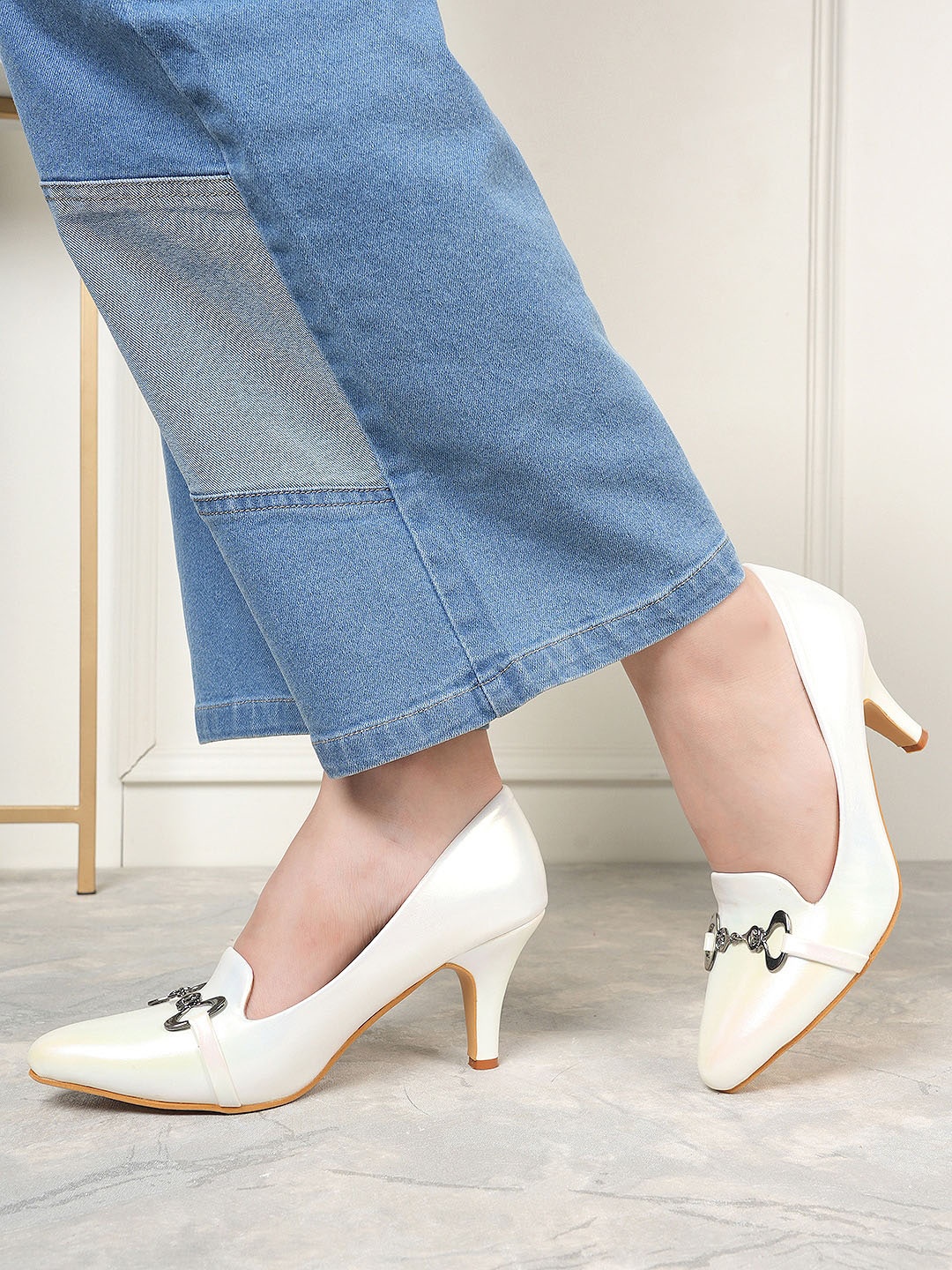 

CORSICA Pointed Toe Embellished Party Slim Pumps, White