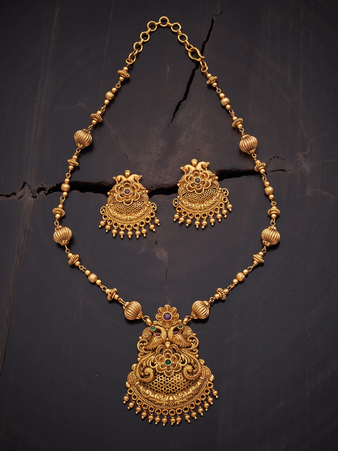 

Kushal's Fashion Jewellery Gold-Plated Stone-Studded & Beaded Jewellery Set