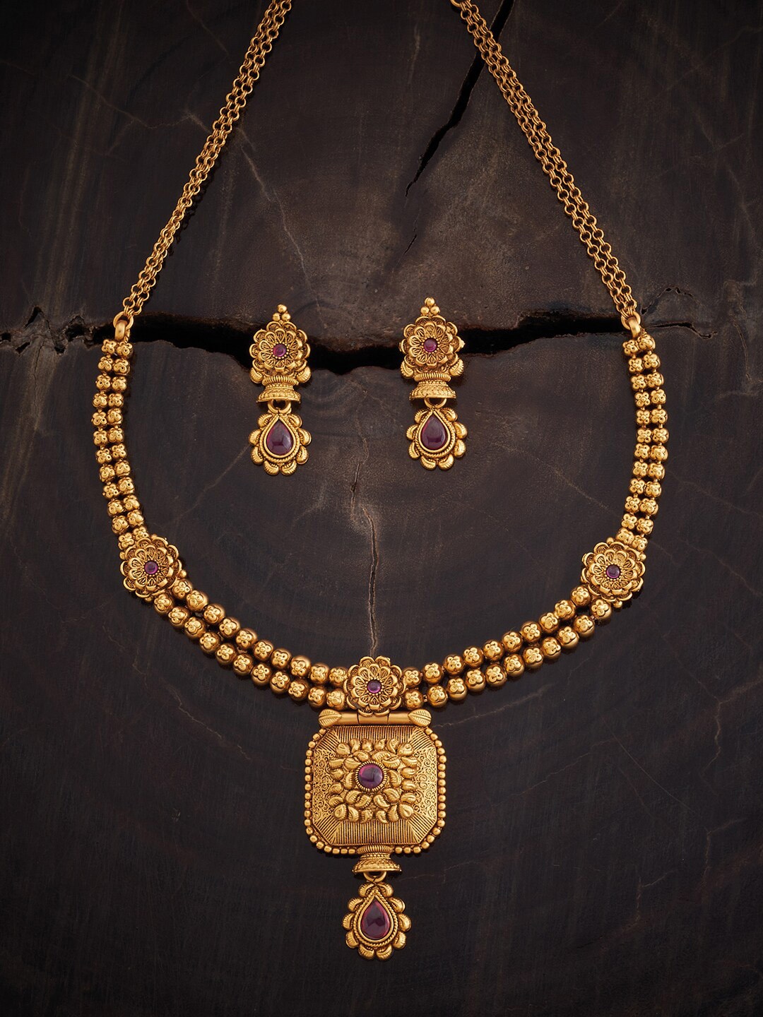 

Kushal's Fashion Jewellery Gold-Plated Stone-Studded & Beaded Jewellery Set