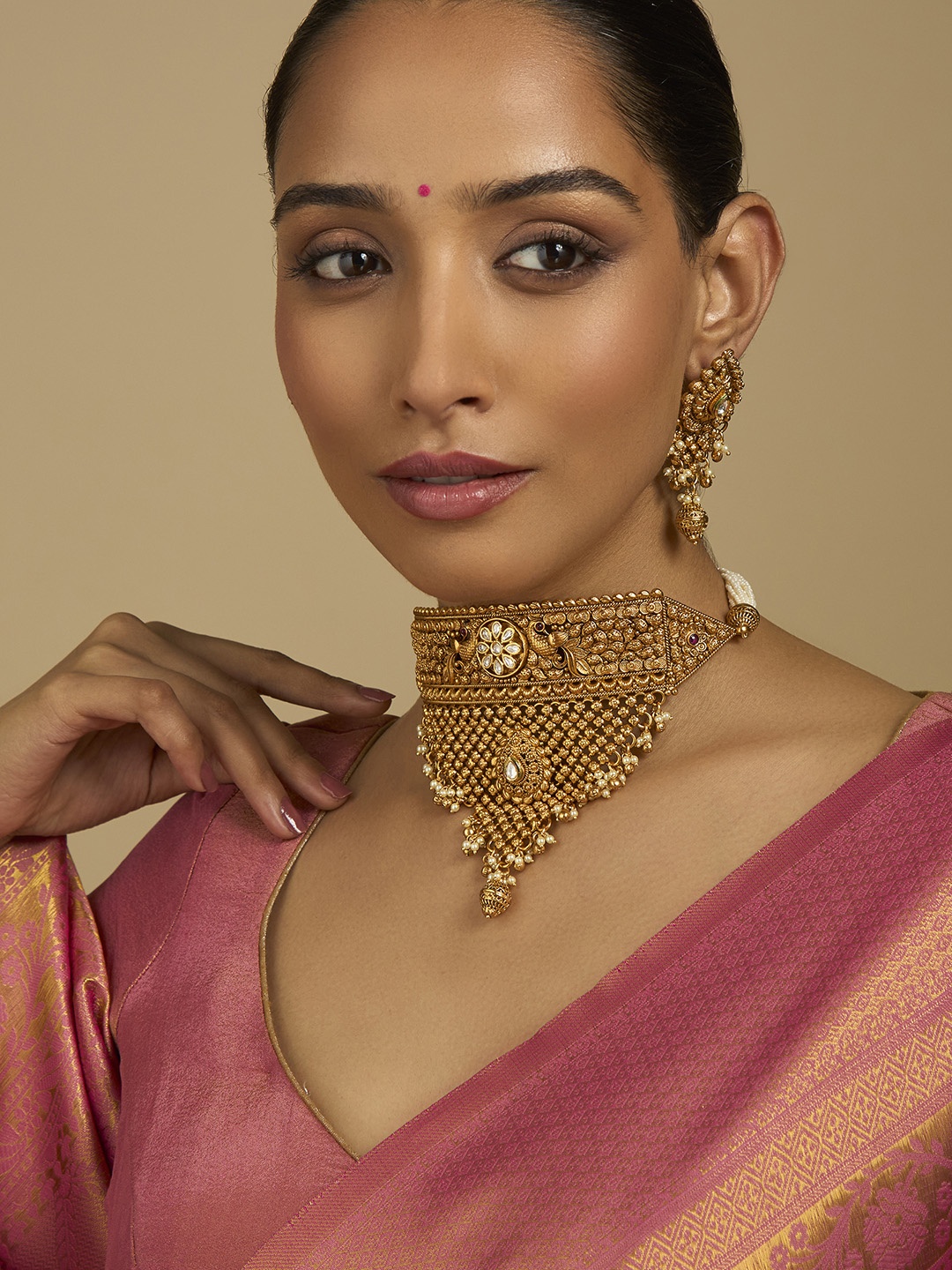 

Kushal's Fashion Jewellery Gold-Plated Stone-Studded Jewellery Set