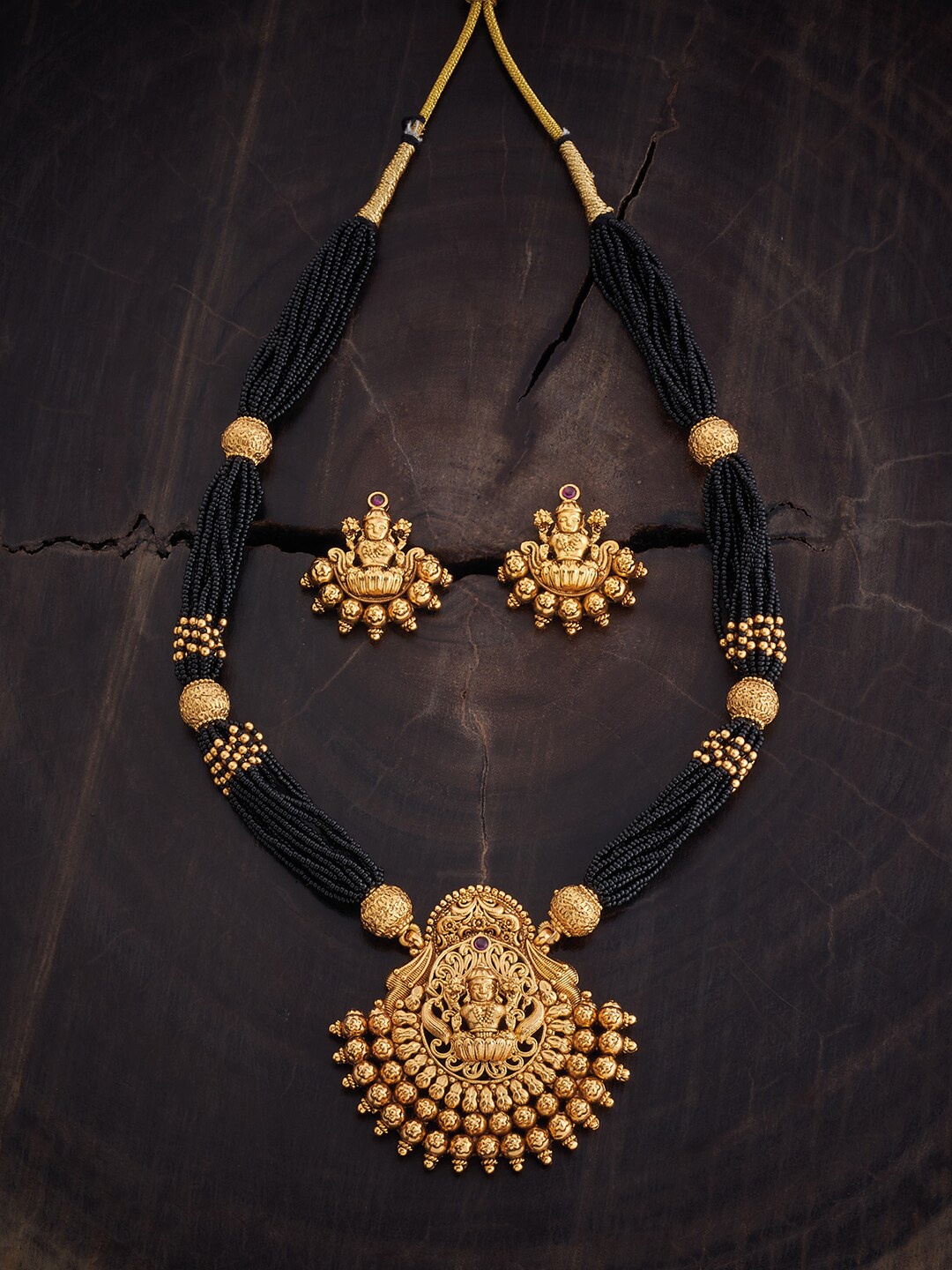 

Kushal's Fashion Jewellery Gold-Plated Stone-Studded & Beaded Jewellery Set