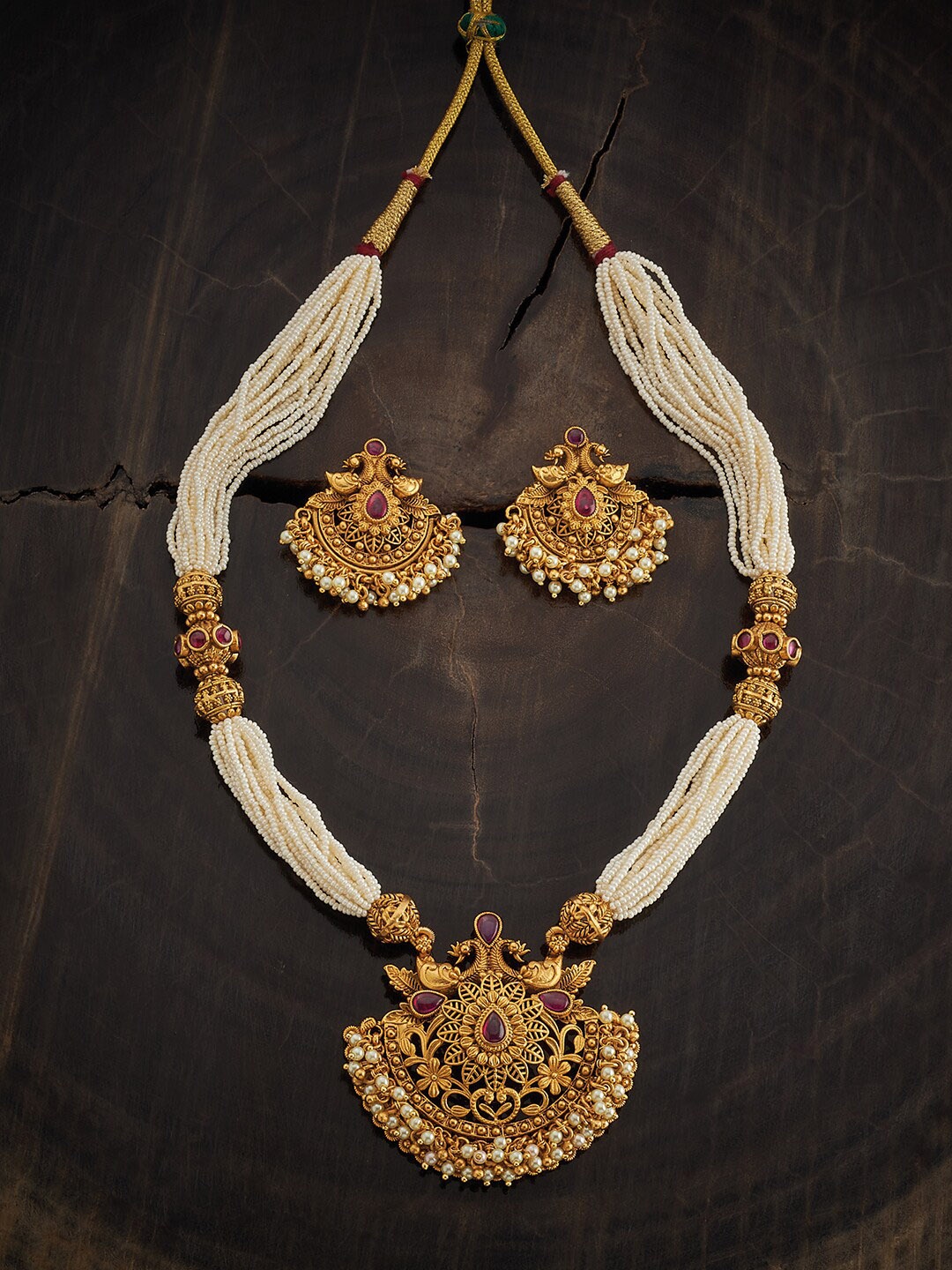 

Kushal's Fashion Jewellery Gold-Plated Stone Studded & Pearl Beaded Jewellery Set