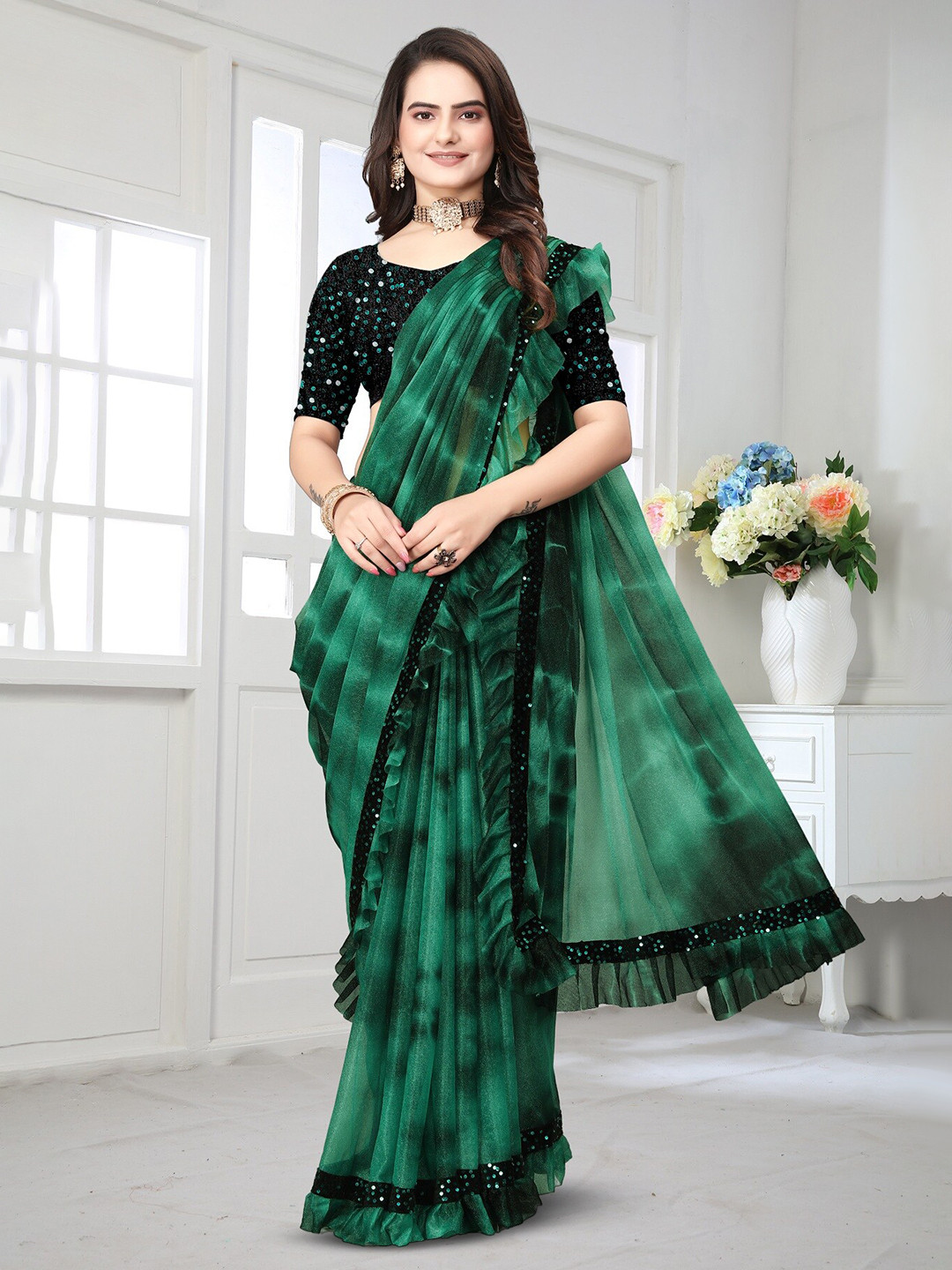 

APNISHA Embellished Party Wear Saree, Green