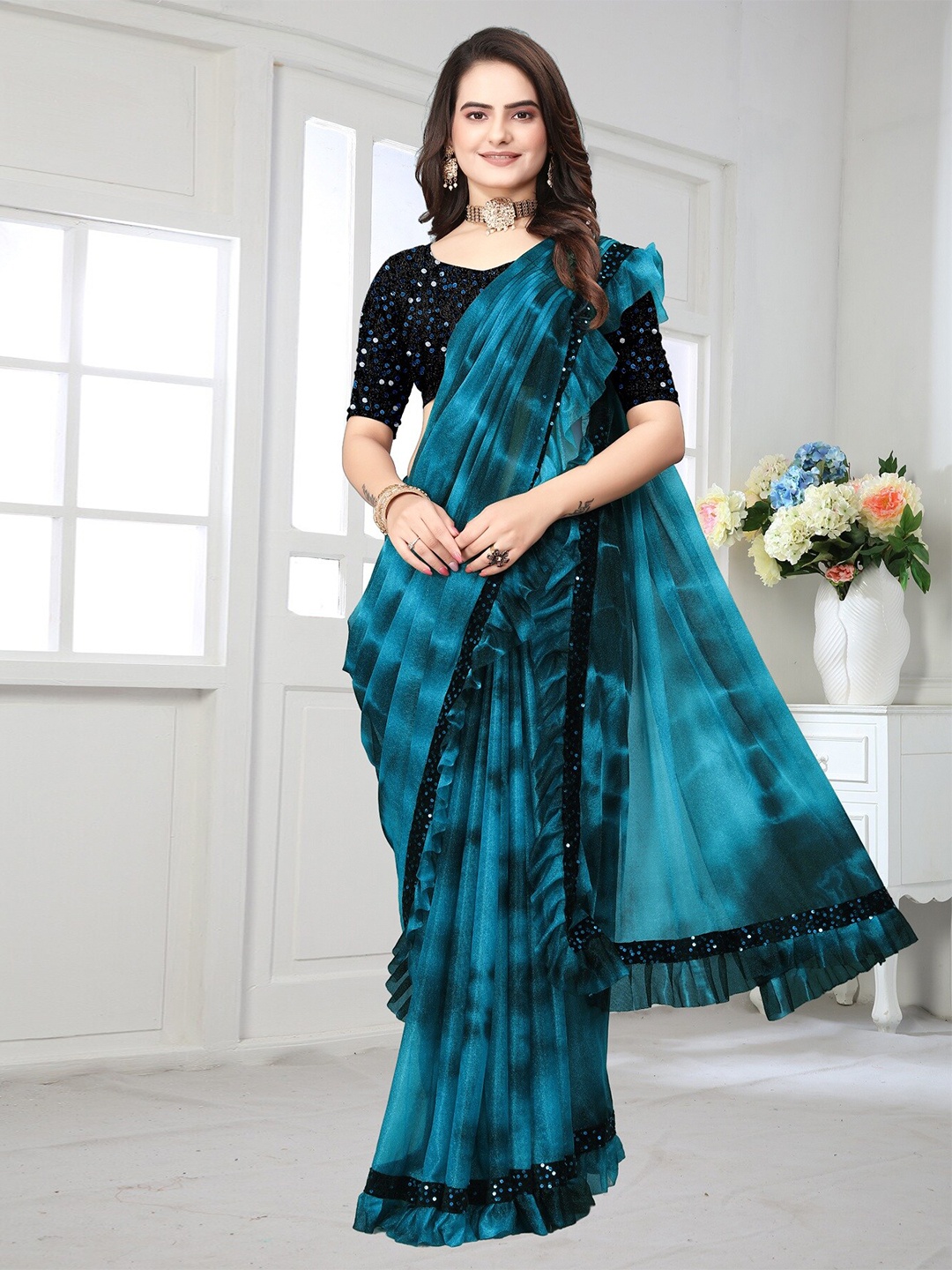 

APNISHA Rimzim Tie and Dye Embellished Border Saree, Blue