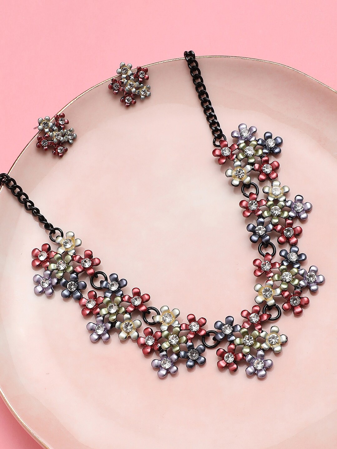 

Sangria Black Stone-Studded Jewellery Set