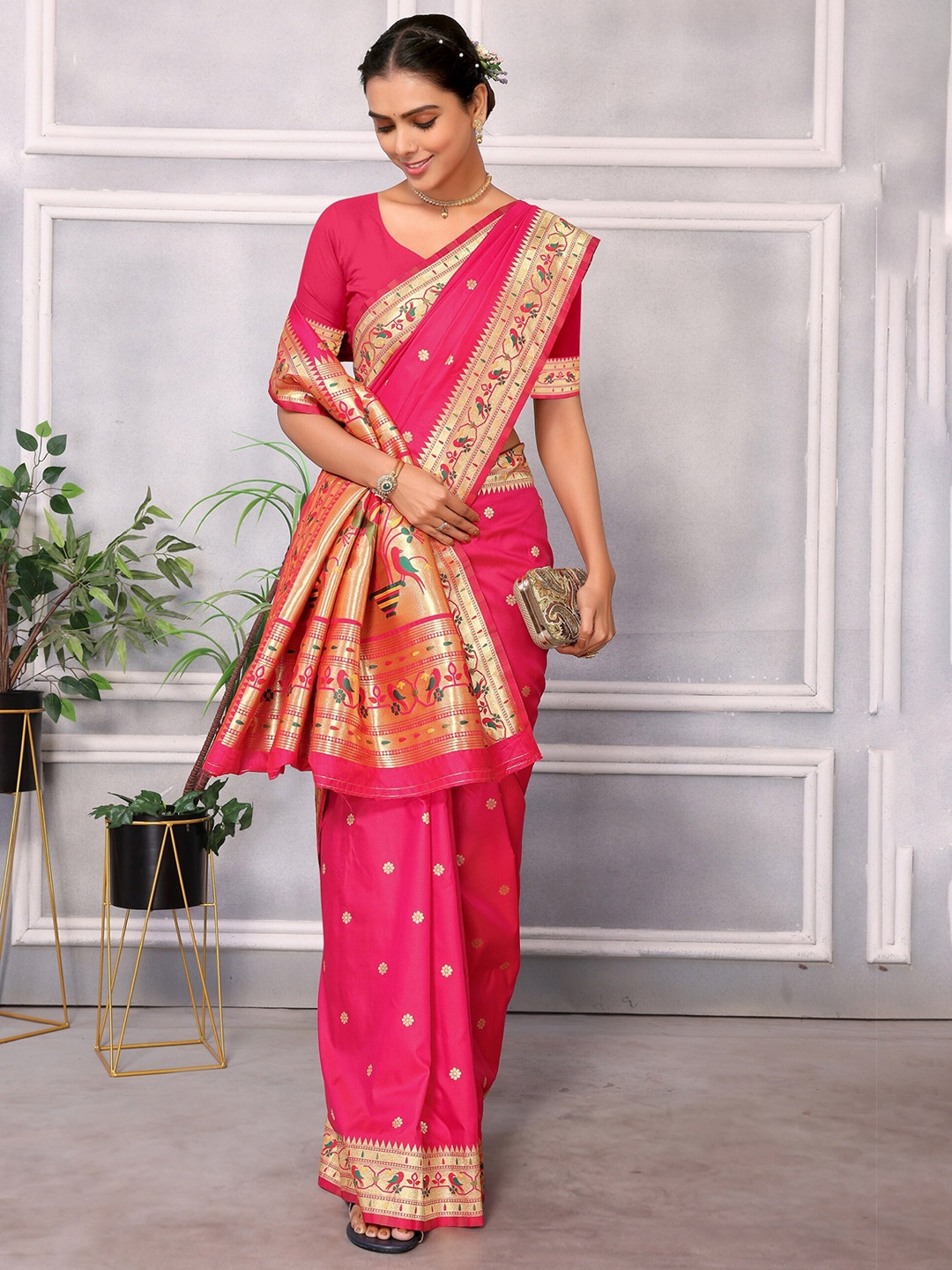 

DIVASTRI Floral Woven Design Zari Designer Paithani Saree, Pink