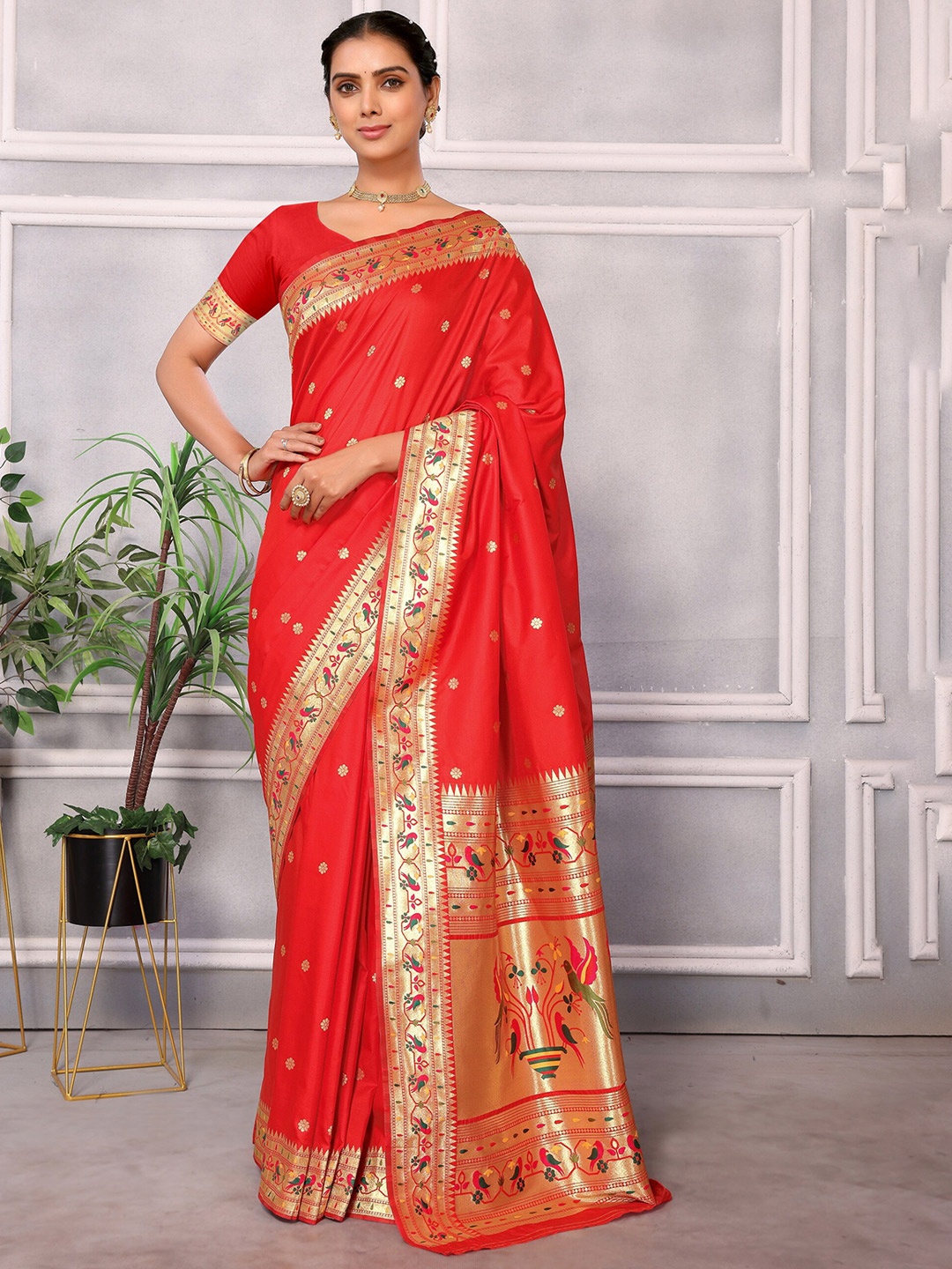 

DIVASTRI Ethnic Woven Design Zari Designer Paithani Saree, Red