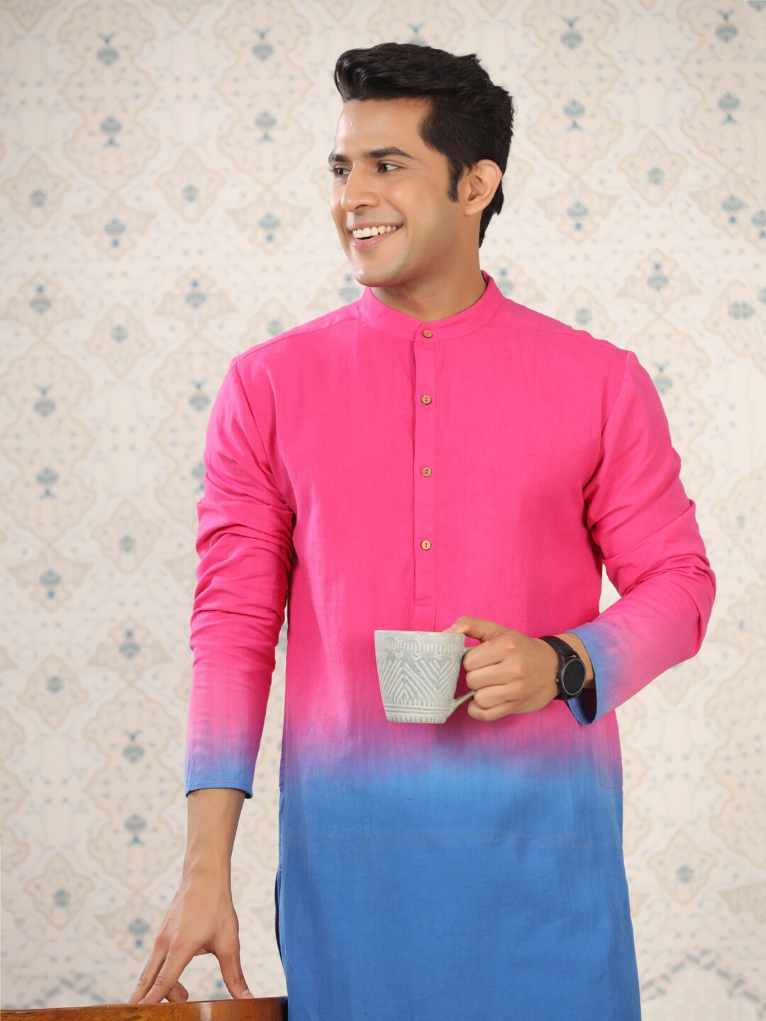 

Ode by House of Pataudi Band Collar Ombre Dyed Cotton Linen Regular Kurta, Pink