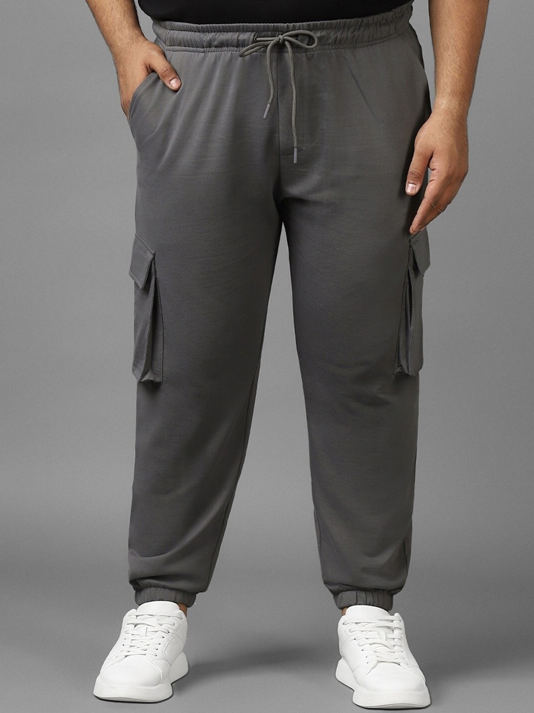 

Bewakoof Air 1.0 Men Oversized Plus Size Cargo Joggers, Grey