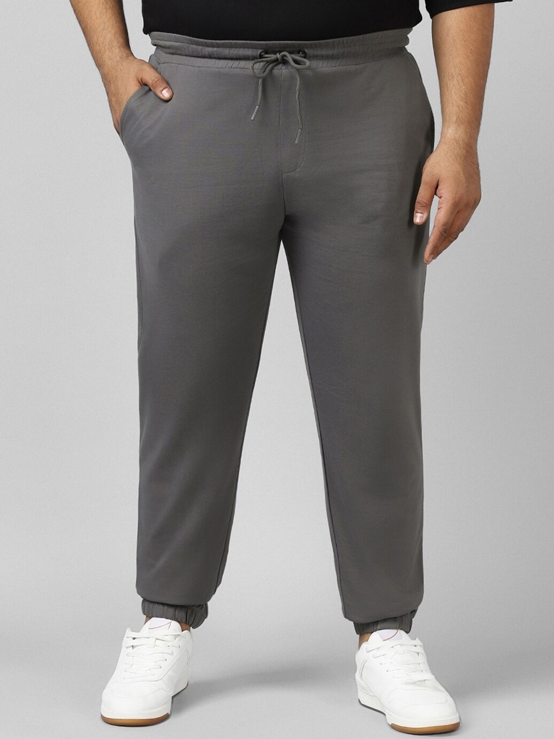 

Bewakoof Air 1.0 Men Oversized Plus Size Joggers, Grey
