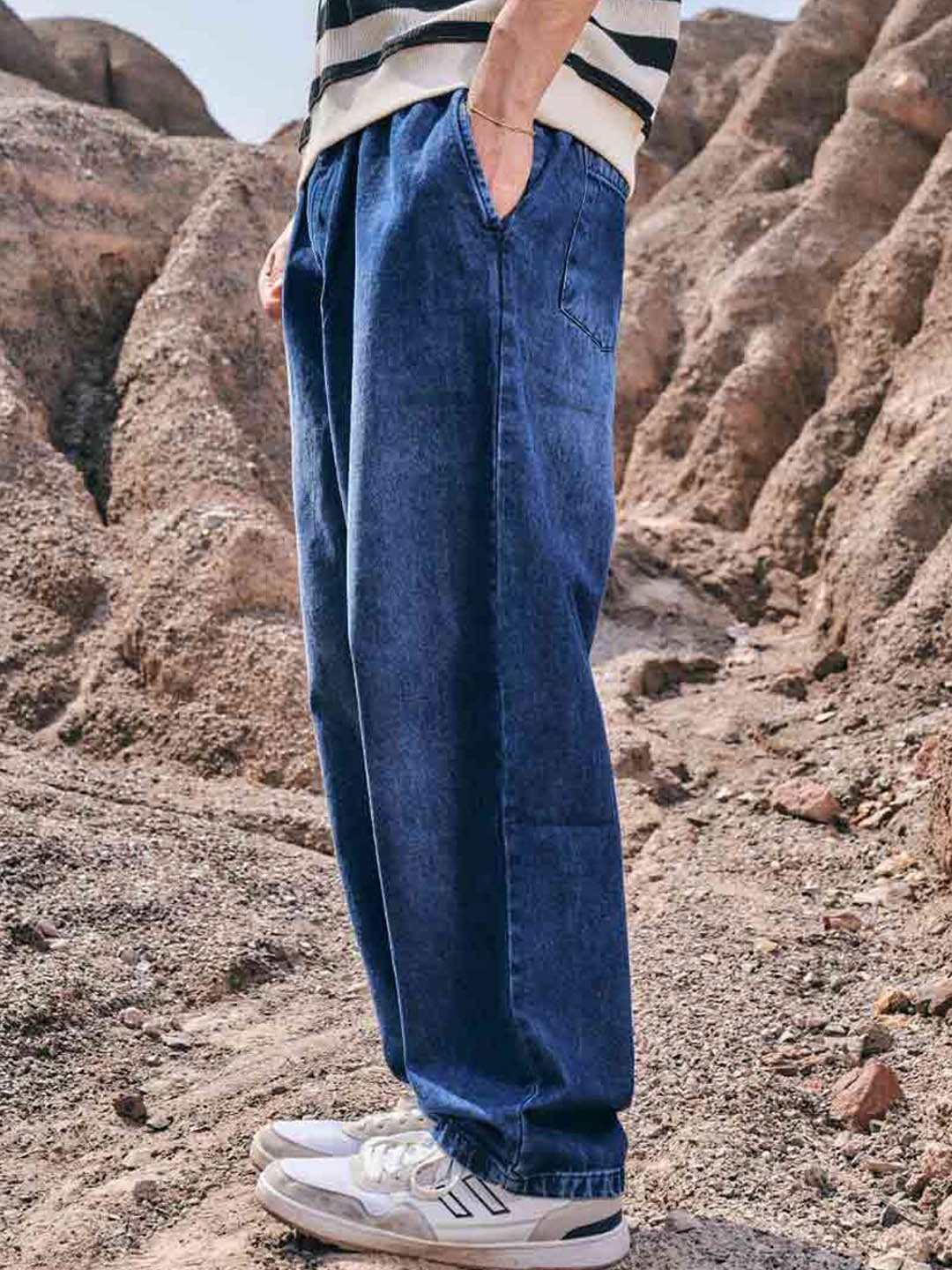 

Bonkers Corner Men Loose Fit Baggy Light Fade Pure Cotton Jeans, Blue