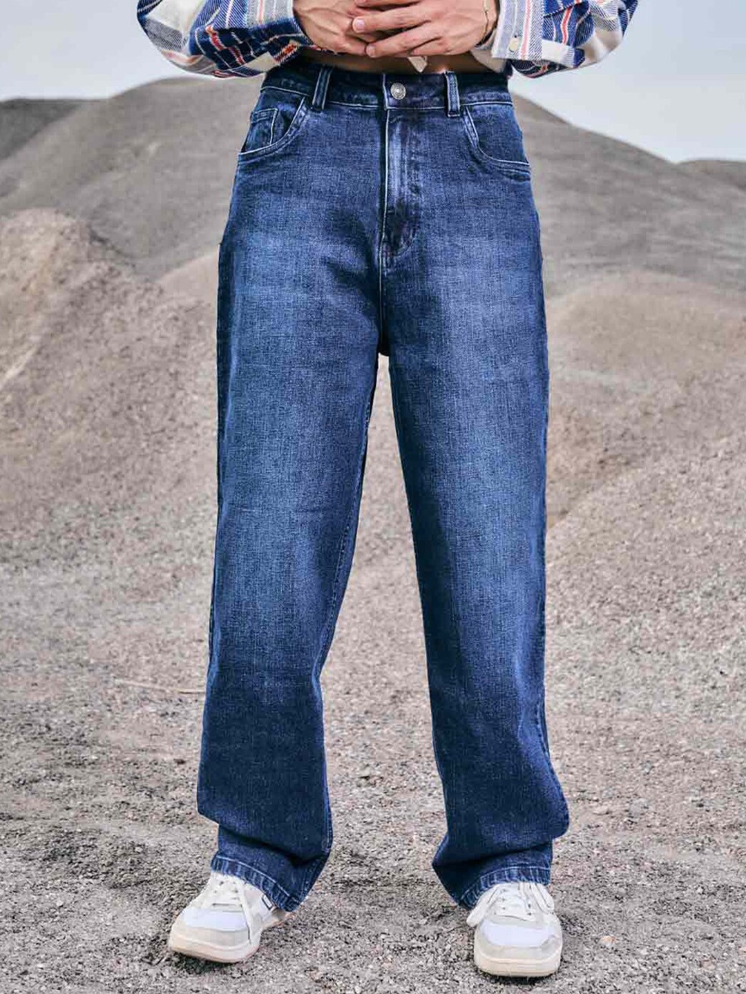 

Bonkers Corner Men Straight Fit Light Fade Mid-Rise Pure Cotton Jeans, Blue