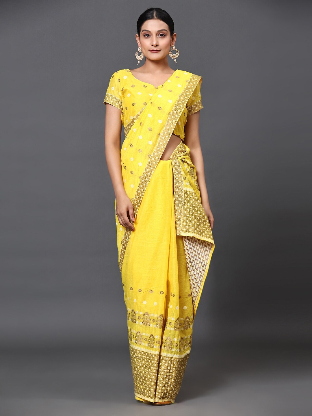 

GoStyle Yellow Embellished Banarasi Saree
