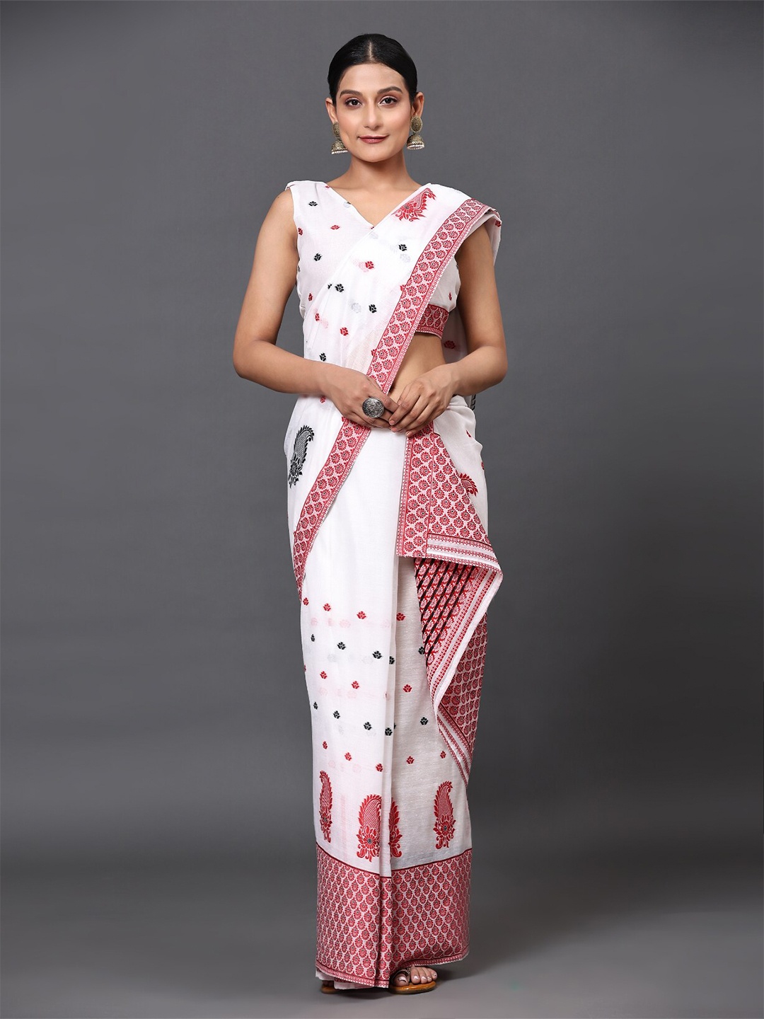 

GoStyle Red Embellished Banarasi Saree, White