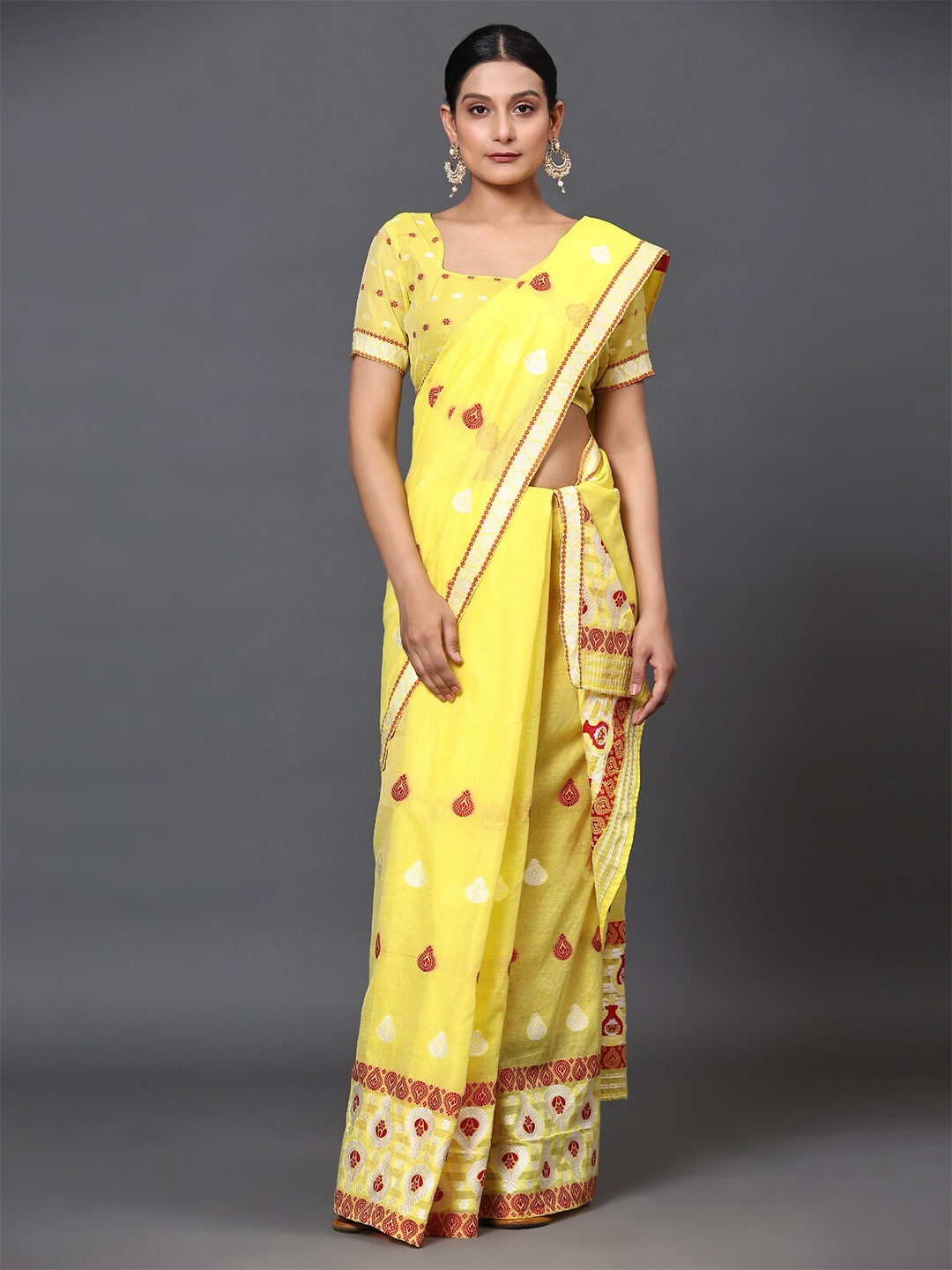 

GoStyle Yellow Embellished Banarasi Saree