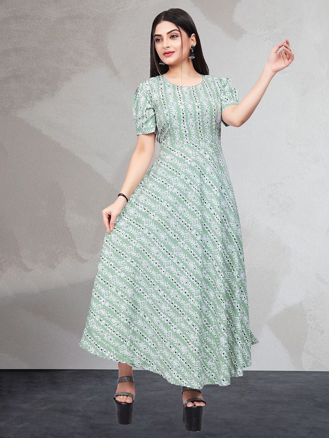 

N N ENTERPRISE Ethnic Motifs Printed Puffed Sleeves A-Line Maxi Dress, Green