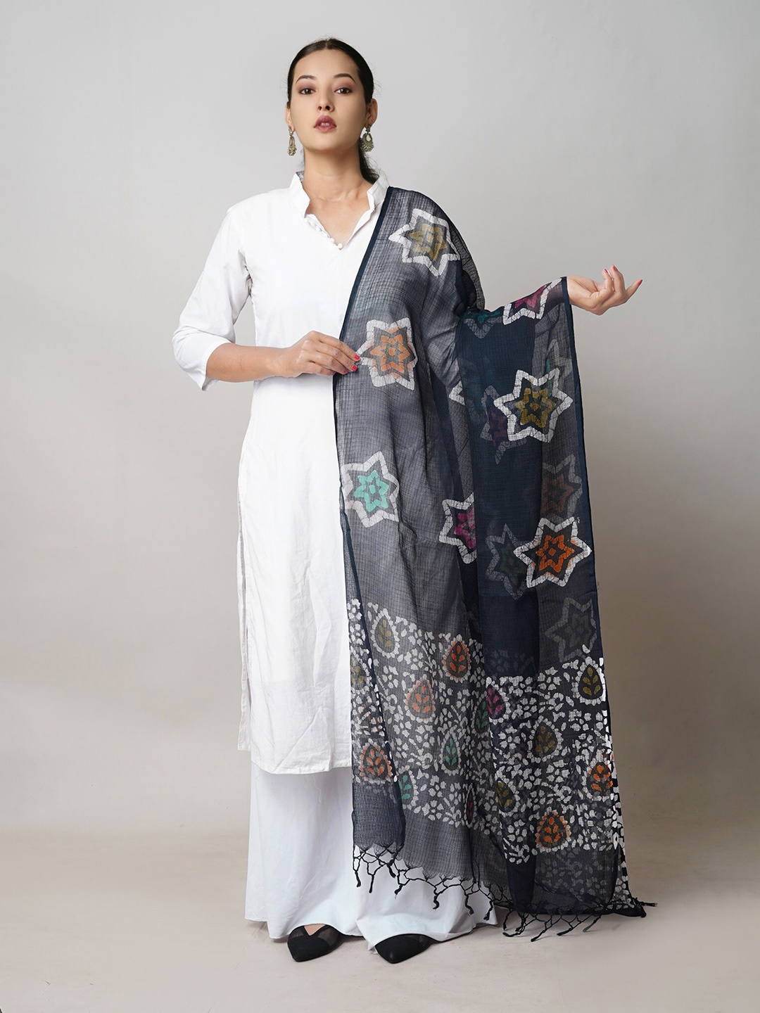 

Unnati Silks Batik Block Printed Tasselled Dupatta, Black