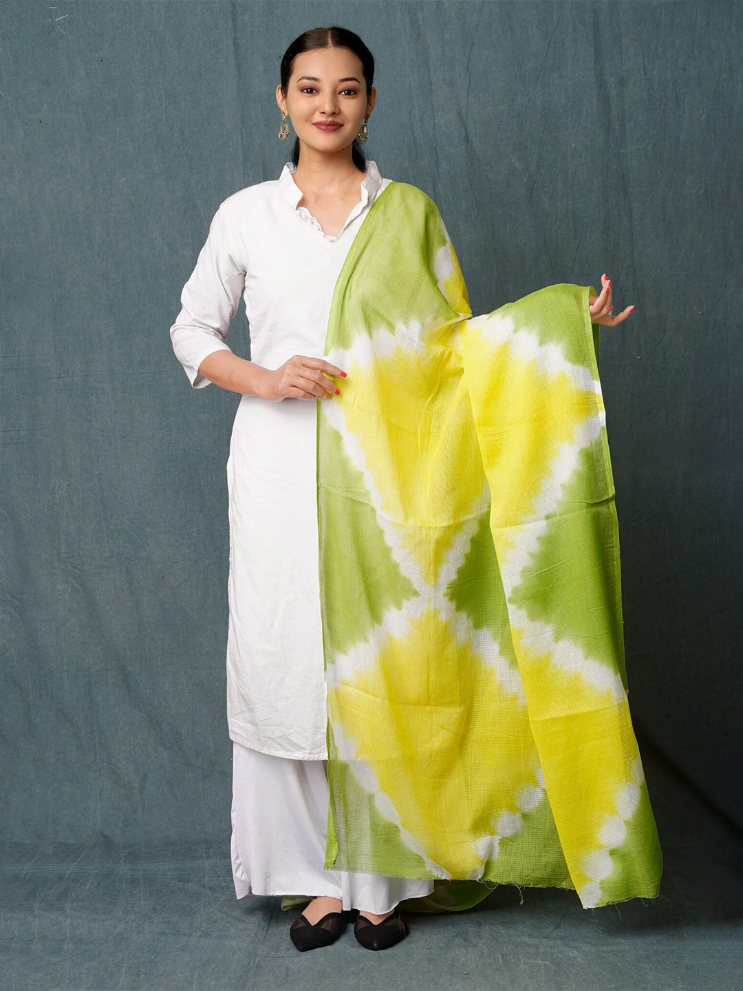 

Unnati Silks Pure Cotton Tie and Dye Dupatta, Yellow