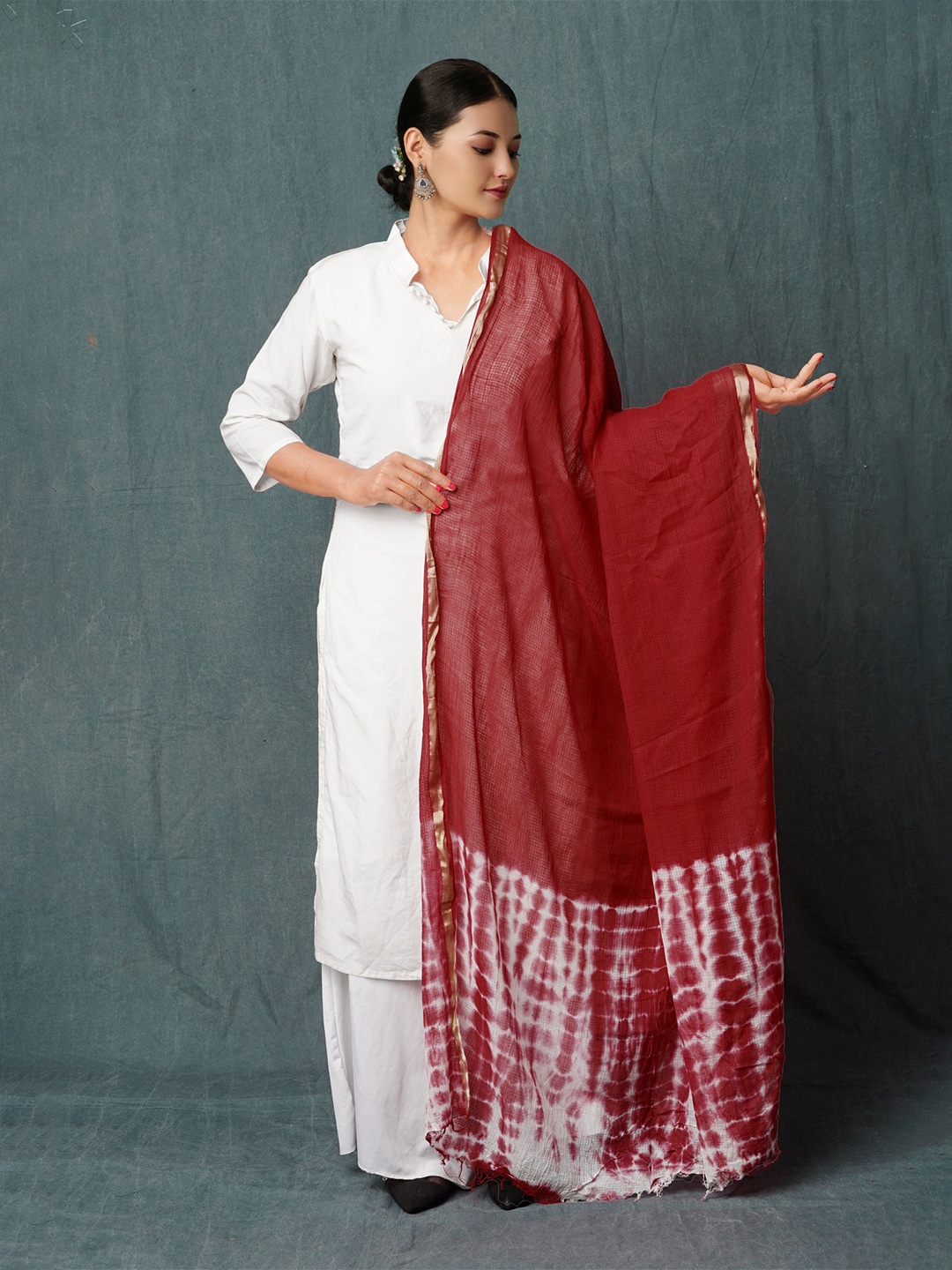 

Unnati Silks Red & White Printed Pure Cotton Tie and Dye Dupatta