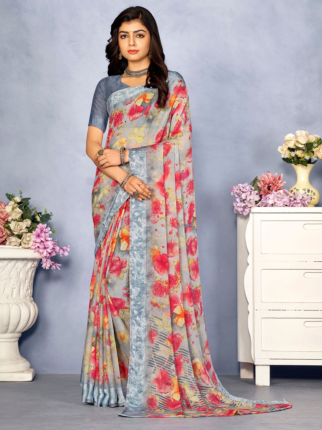 

Mitera Floral Printed Poly Chiffon Designer Bagru Saree, Grey