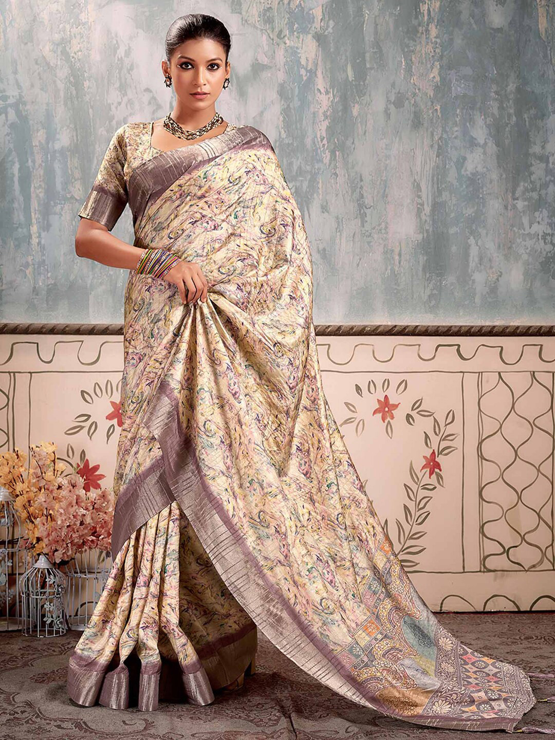 

Mitera Abstract Zari Sungudi Saree, Cream