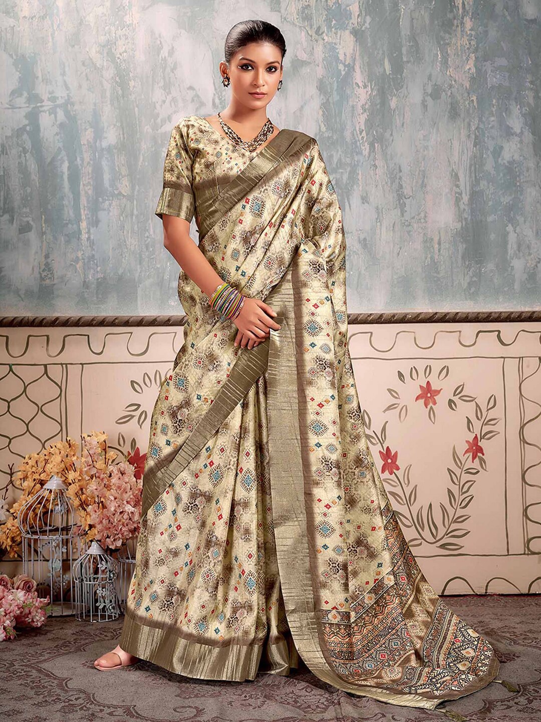 

Mitera Printed Zari Silk Blend Designer Sungudi Saree, Beige