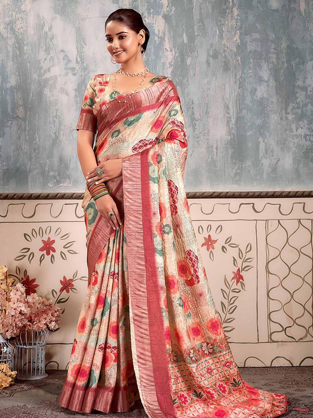 

Mitera Beige & Pink Floral Zari Silk Blend Designer Sungudi Saree