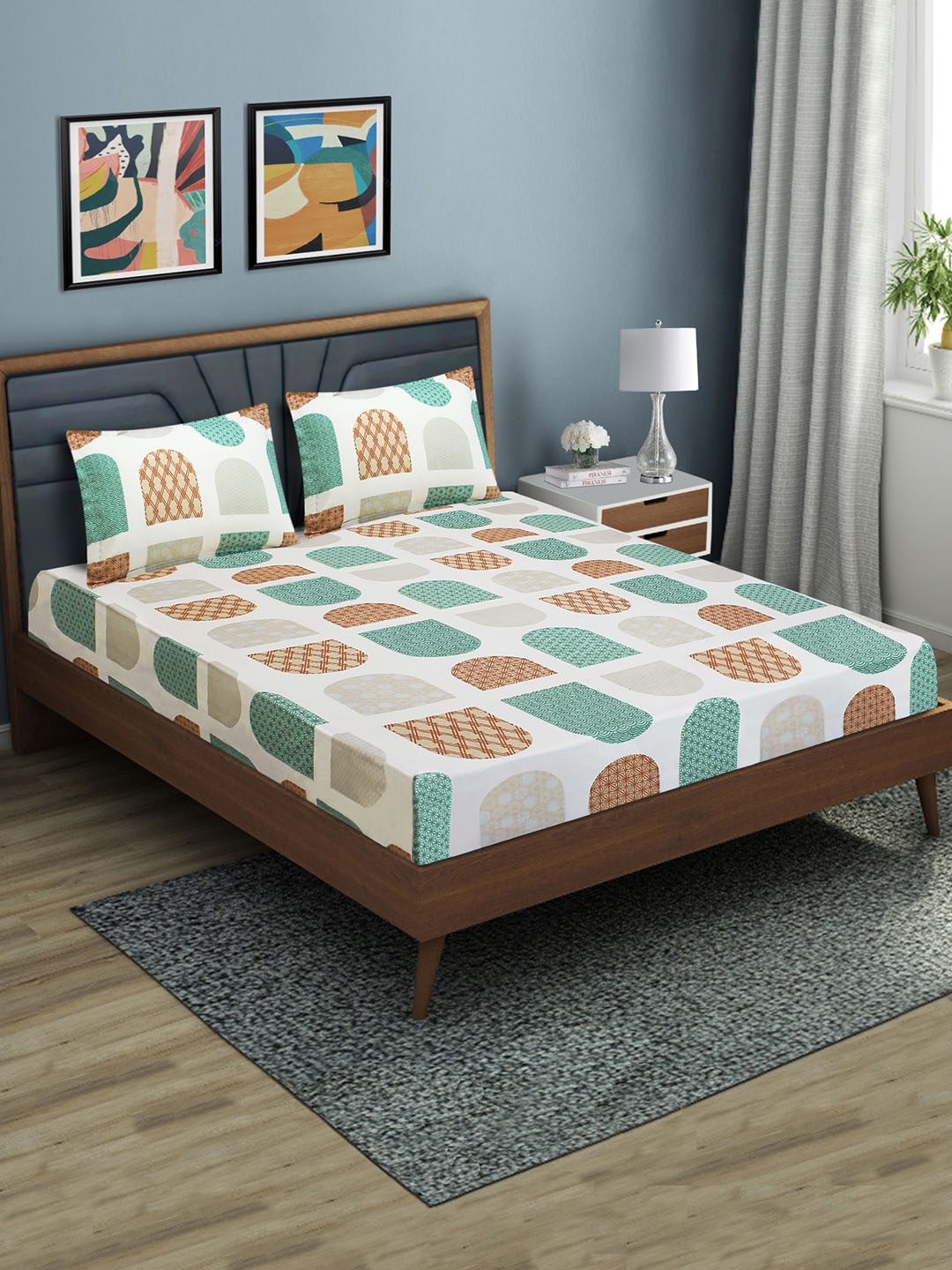

Aura White & Brown Geometric 144 TC Fitted Queen Bedsheet with 2 Pillow Covers